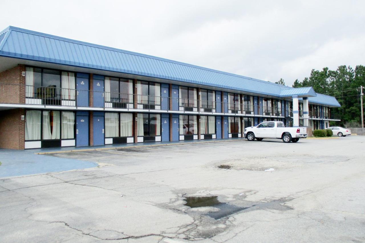 Hotel Rising Eagle Cordele Exterior photo